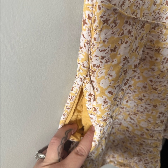 Abercrombie & Fitch Floral Mini Dress Yellow Brown White Size M Pockets - Picture 6 of 7